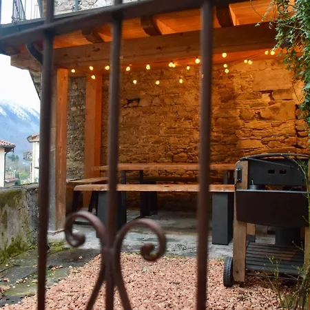 Thari House Como Lake Dom wakacyjny Naggio (Lombardy)